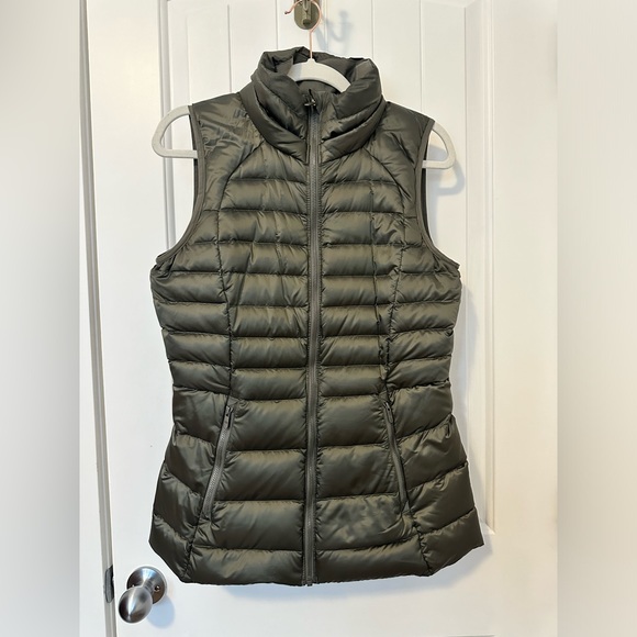 Lululemon Brave the Cold Vest Olive in size 6 - Picture 3 of 8